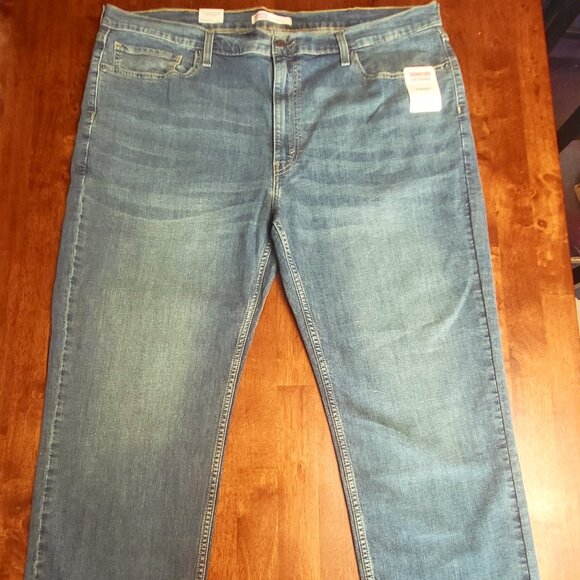 Levi Strauss ~ Sz 42X30 ~ Straight Leg ~ NWT - Picture 1 of 12
